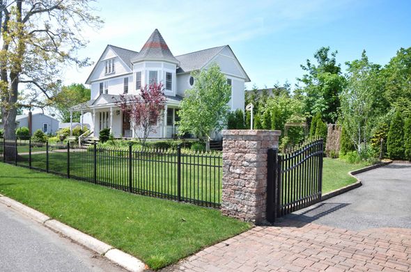 Residential and commercial fences Tacoma WA